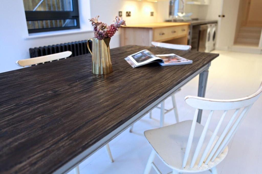 Main photo for Green Lizard